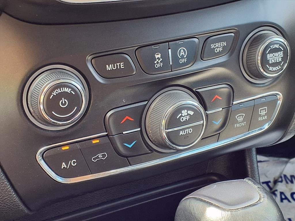 2022 Jeep Cherokee Latitude Lux