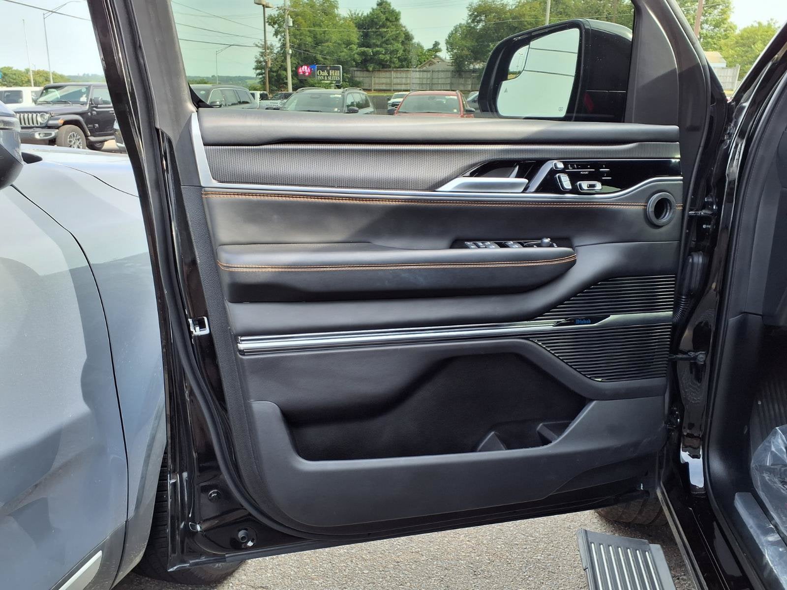 2024 Jeep Grand Wagoneer Series III Obsidian