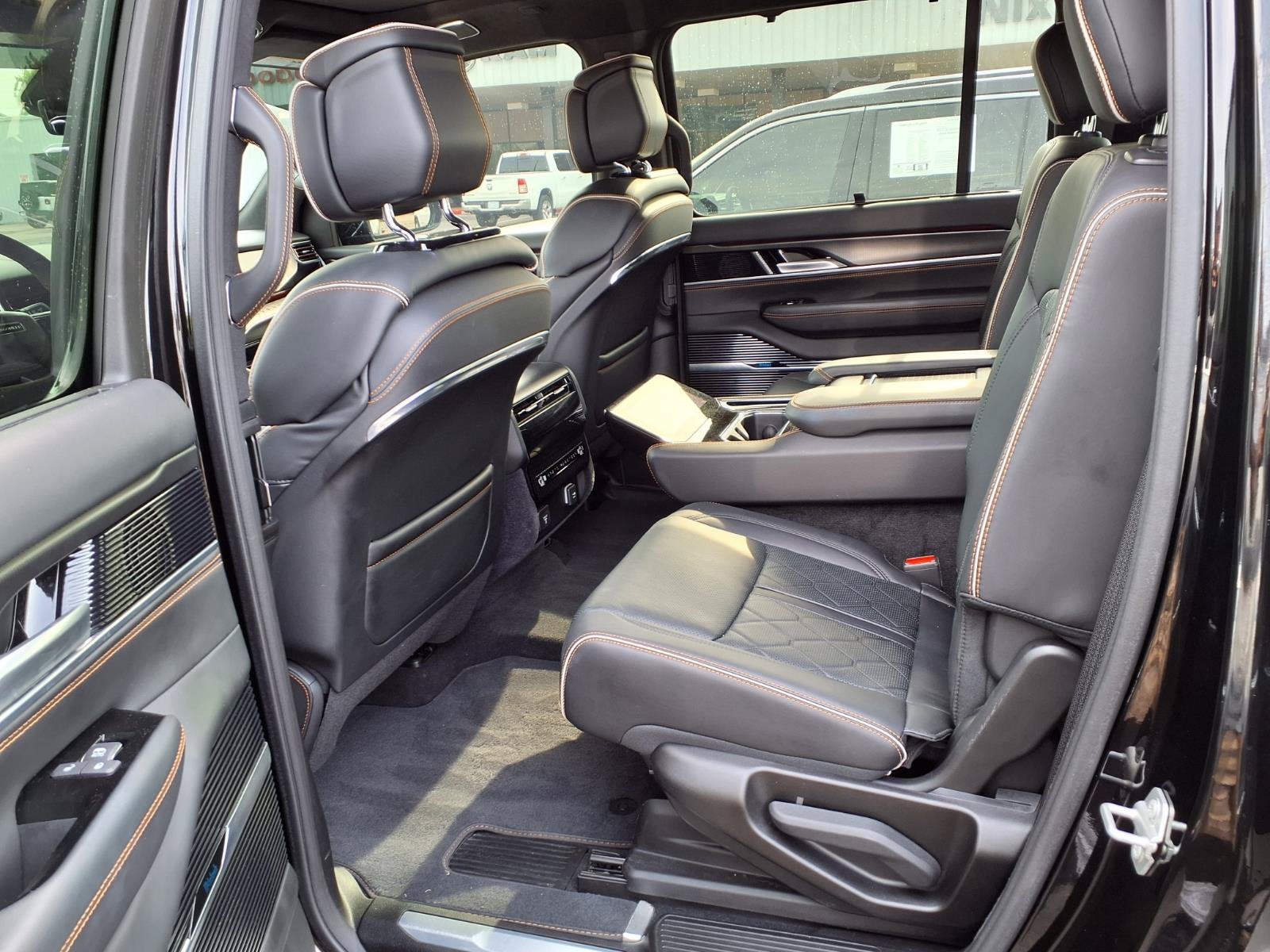 2024 Jeep Grand Wagoneer Series III Obsidian
