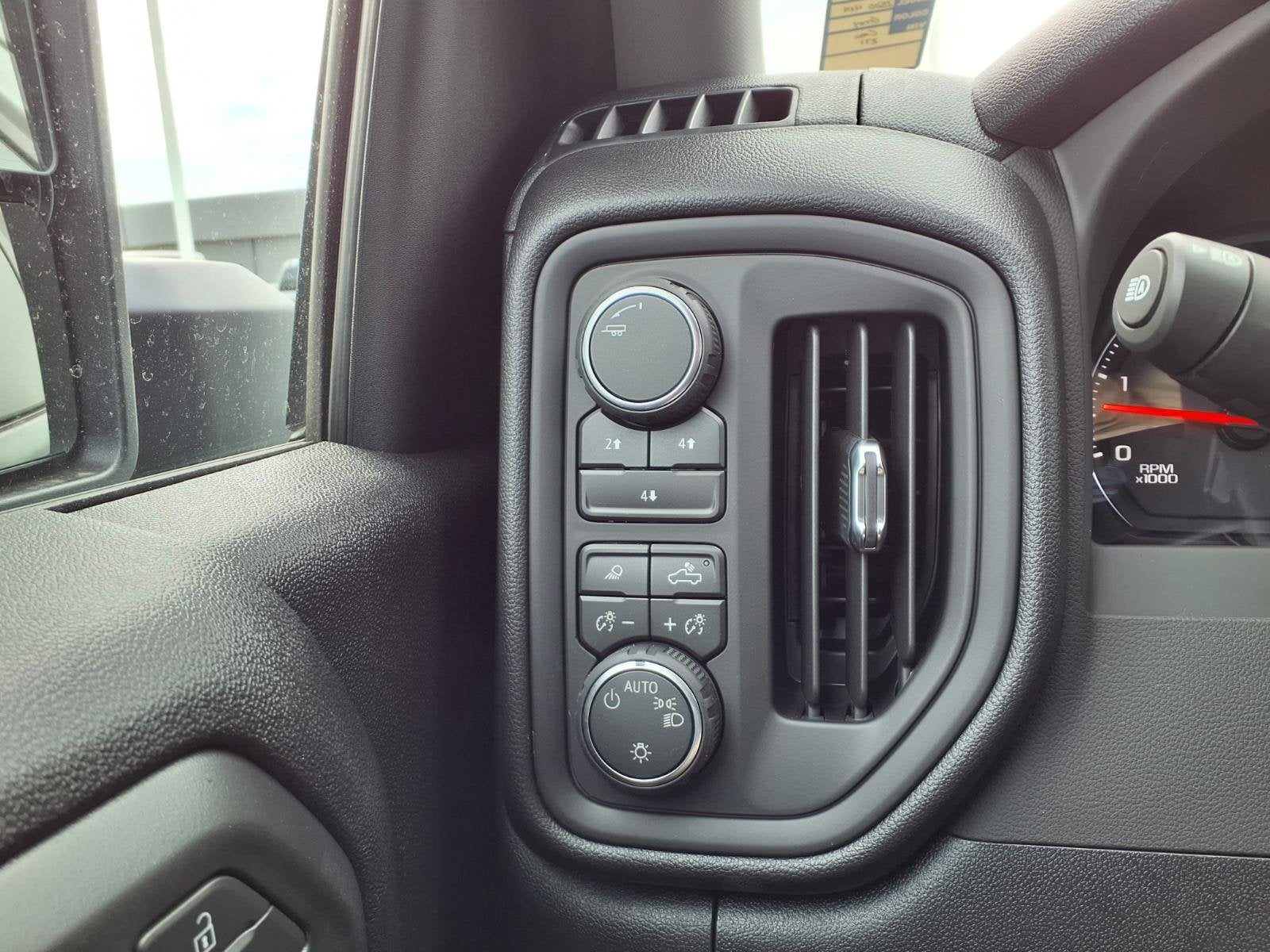 2026 Chevrolet Silverado 2500 HD Custom - Photo 13