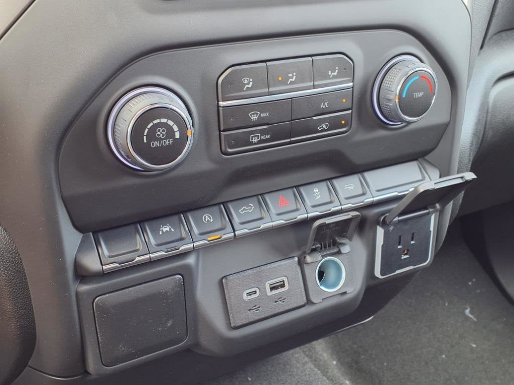 2025 Chevrolet Silverado 1500 Custom