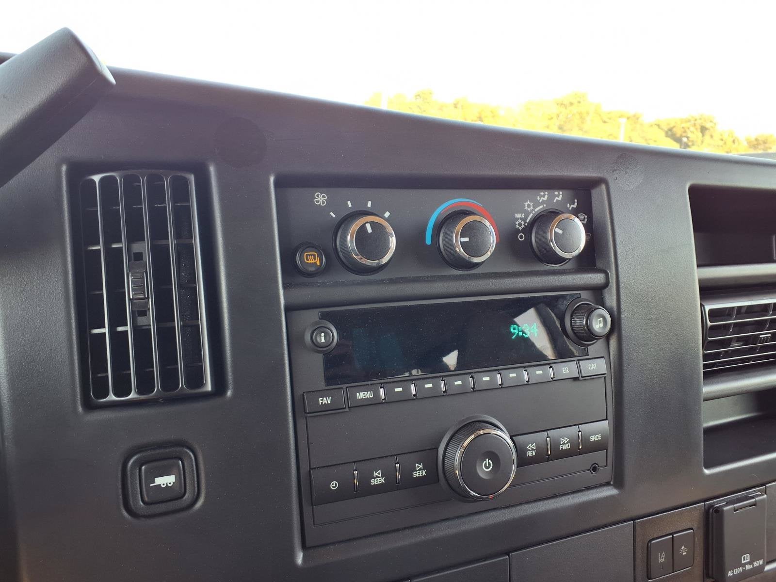 2026 GMC Savana Passenger LT