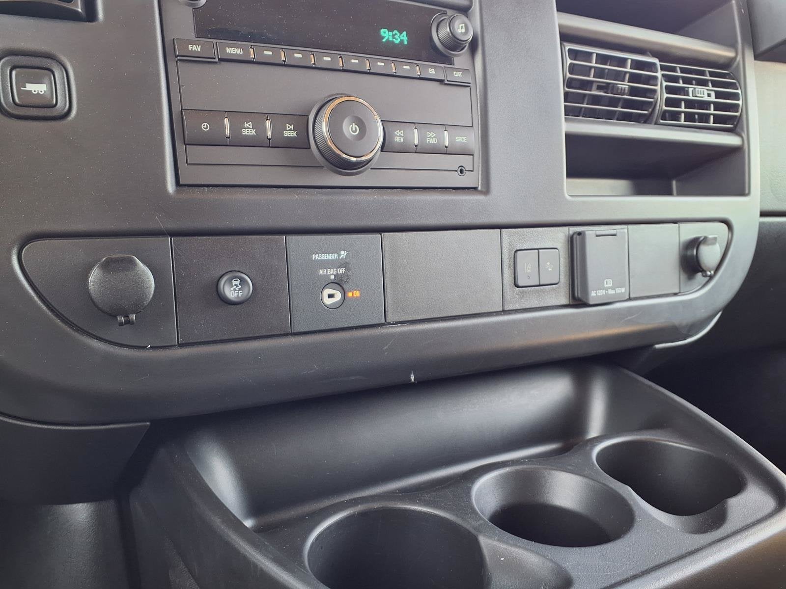2026 GMC Savana Passenger LT