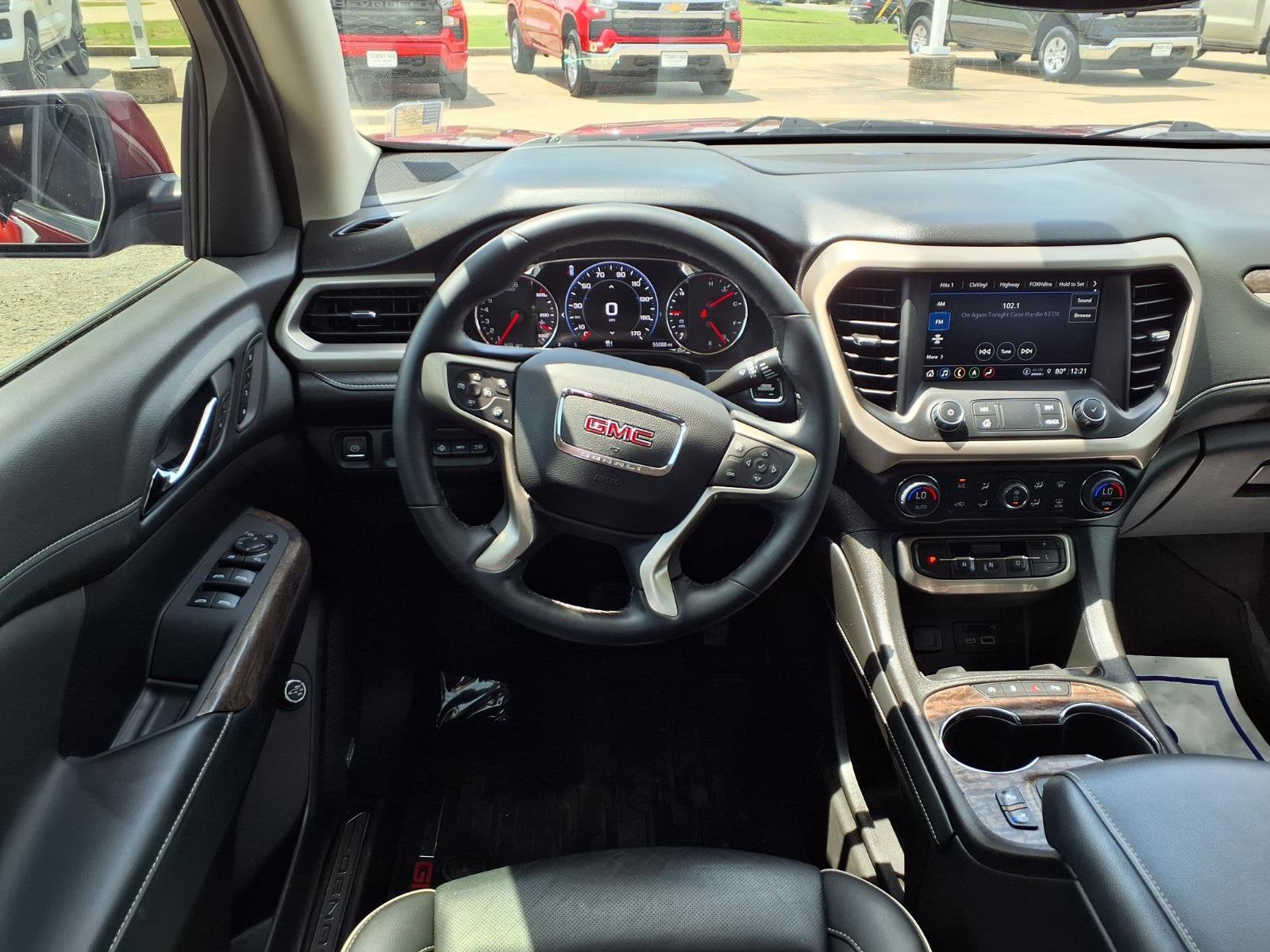 2023 GMC Acadia Denali