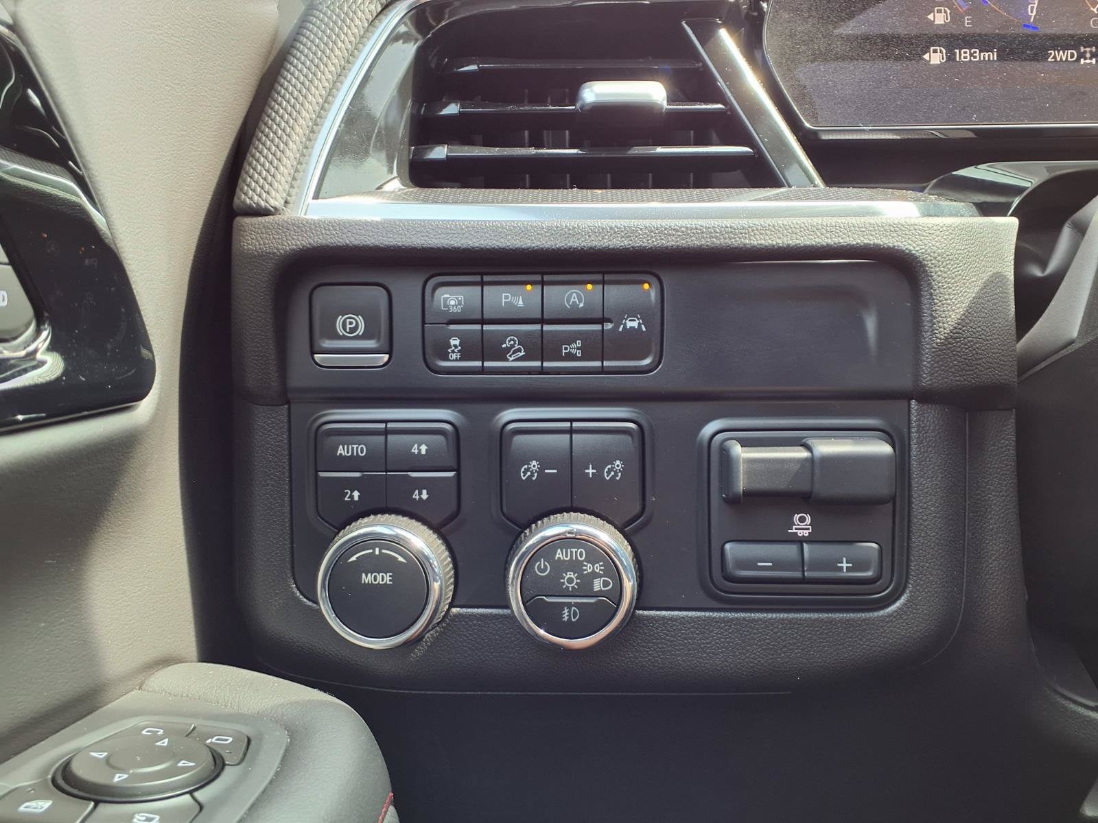 2025 Chevrolet Suburban RST