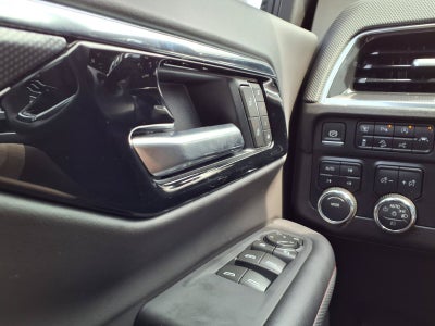 2025 Chevrolet Suburban RST