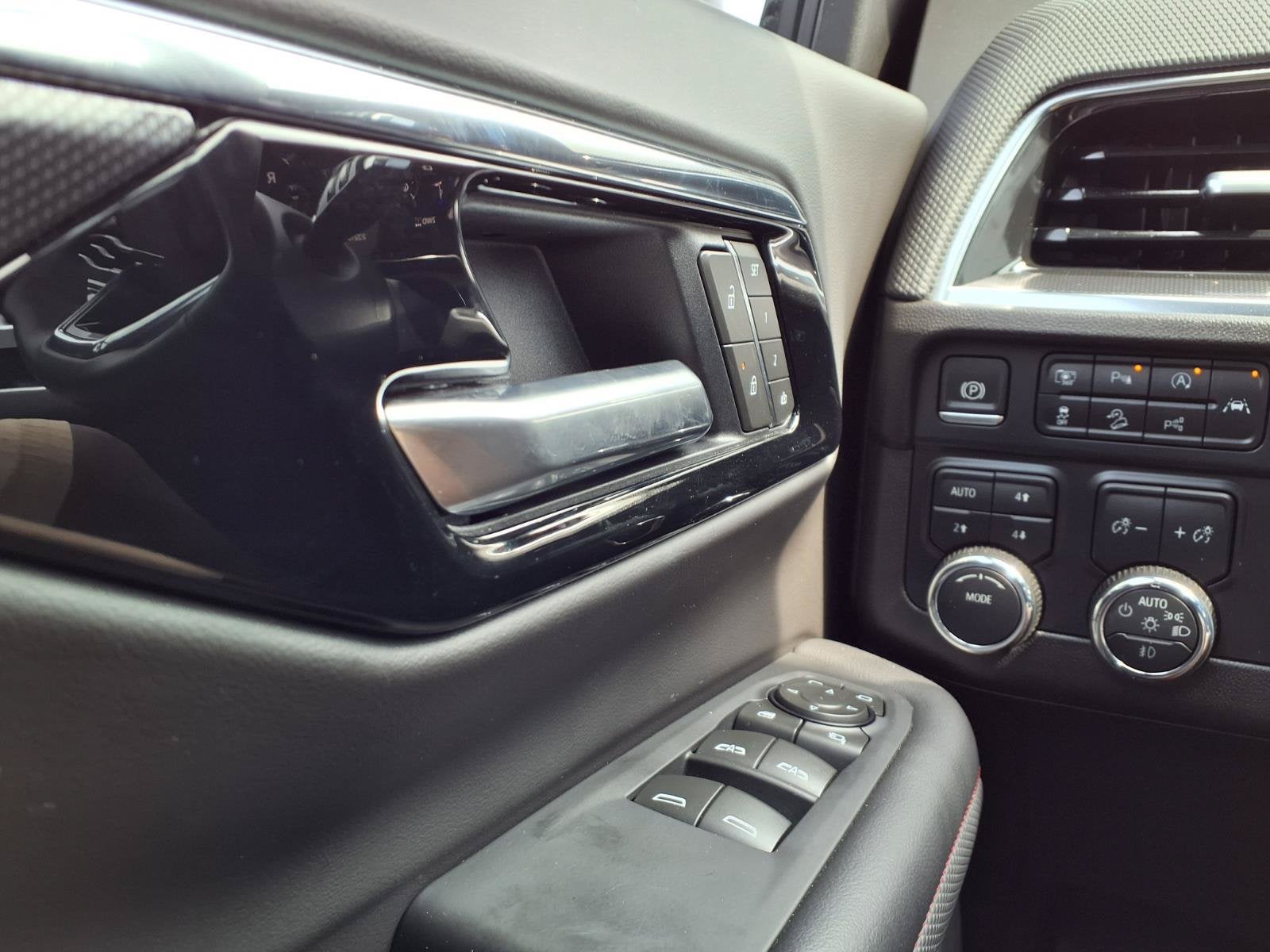 2025 Chevrolet Suburban RST
