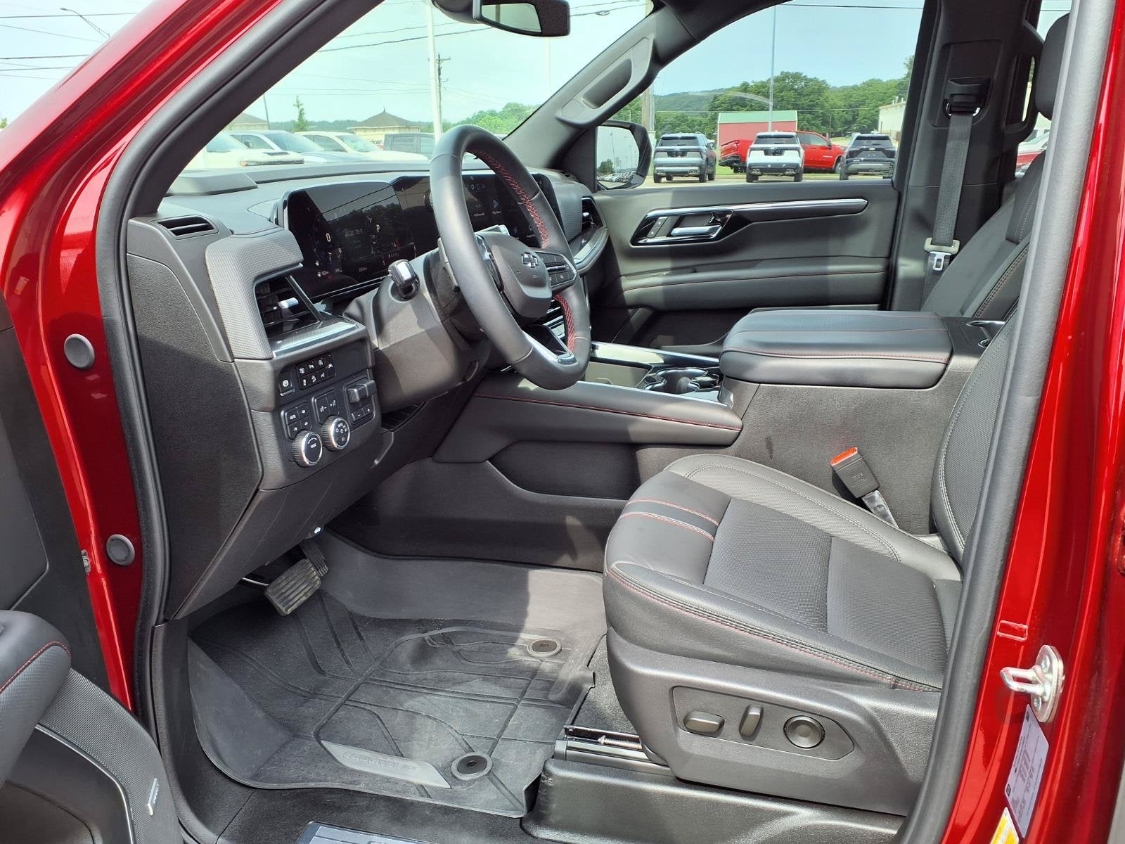 2025 Chevrolet Suburban RST