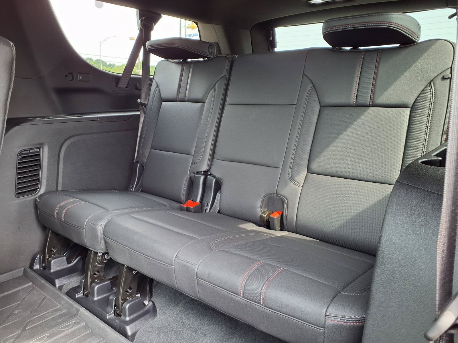 2025 Chevrolet Suburban RST