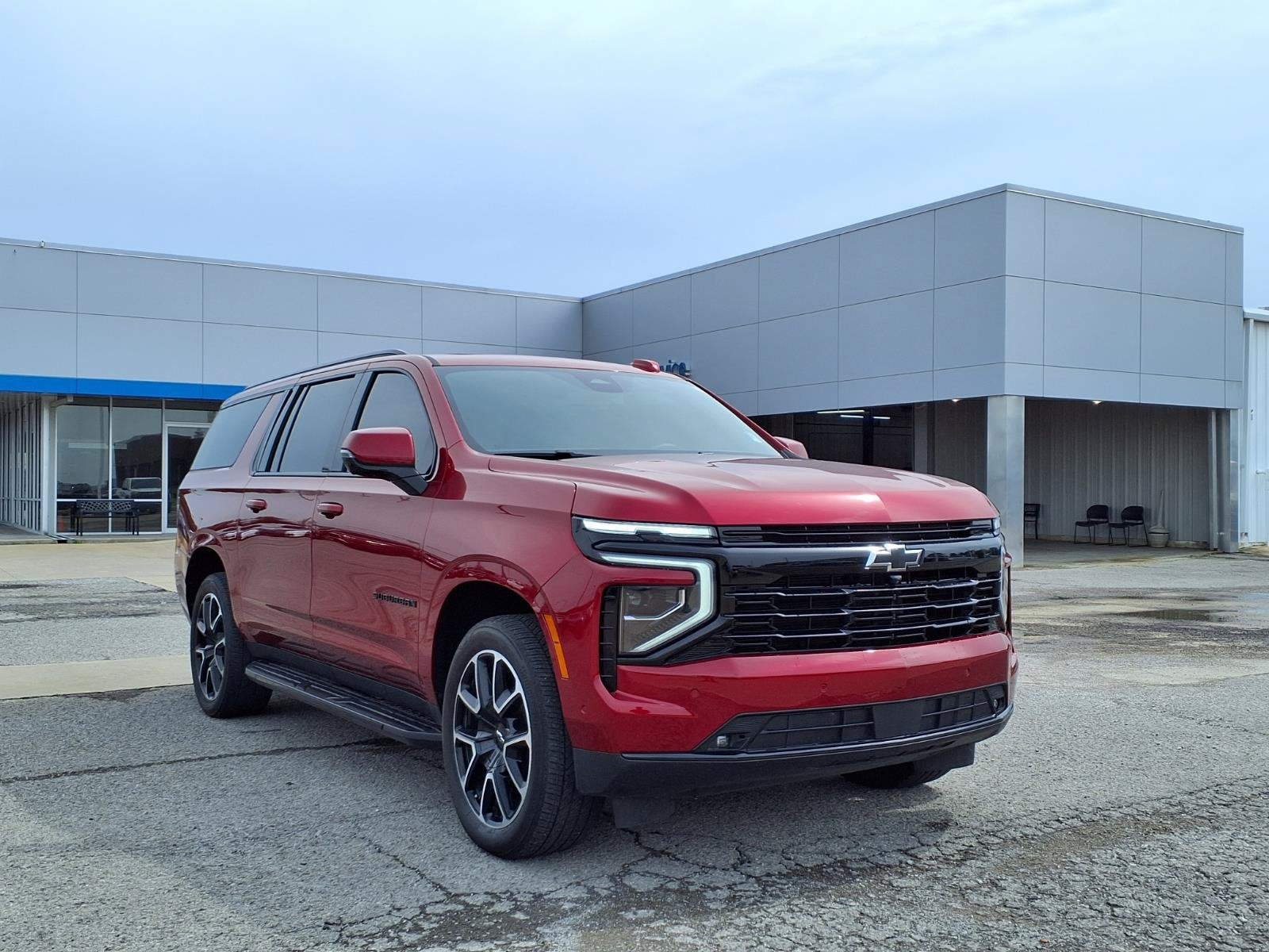 2025 Chevrolet Suburban RST