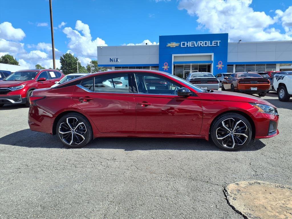 2025 Nissan Altima SR