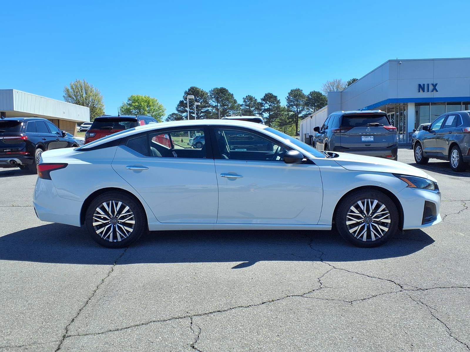 2025 Nissan Altima SV