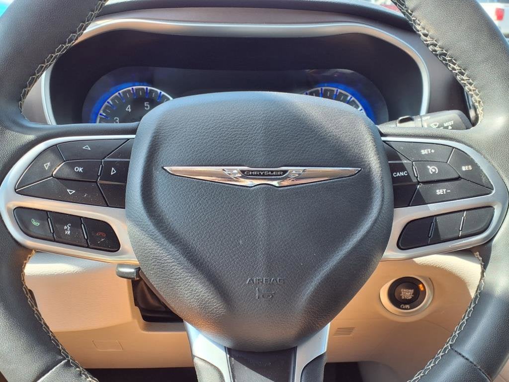 2022 Chrysler Voyager LX