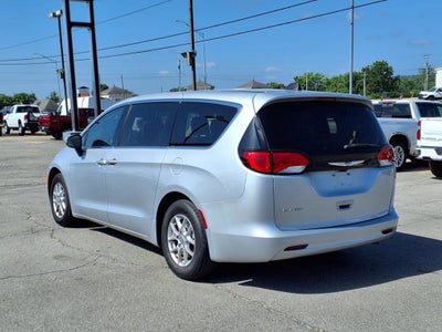 2022 Chrysler Voyager LX