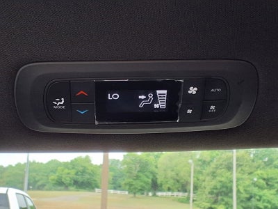 2025 Chrysler Voyager LX