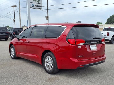2025 Chrysler Voyager LX