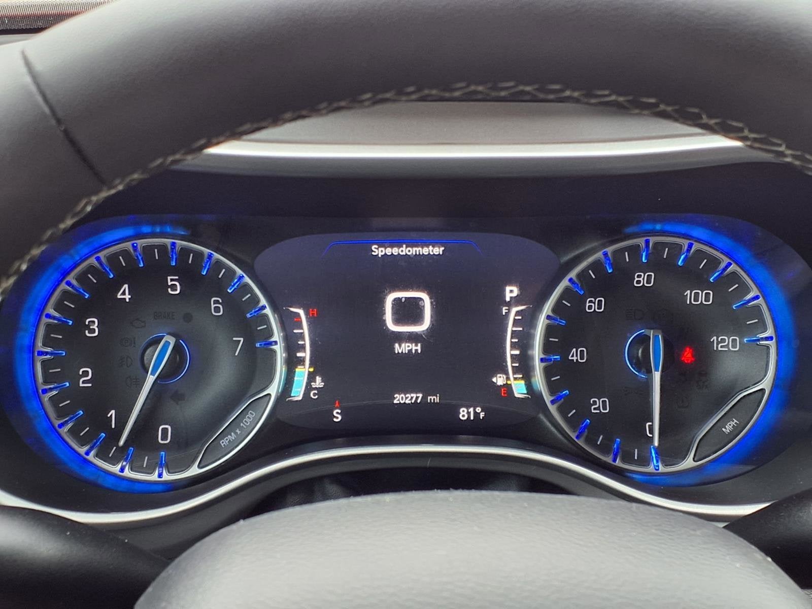 2025 Chrysler Voyager LX