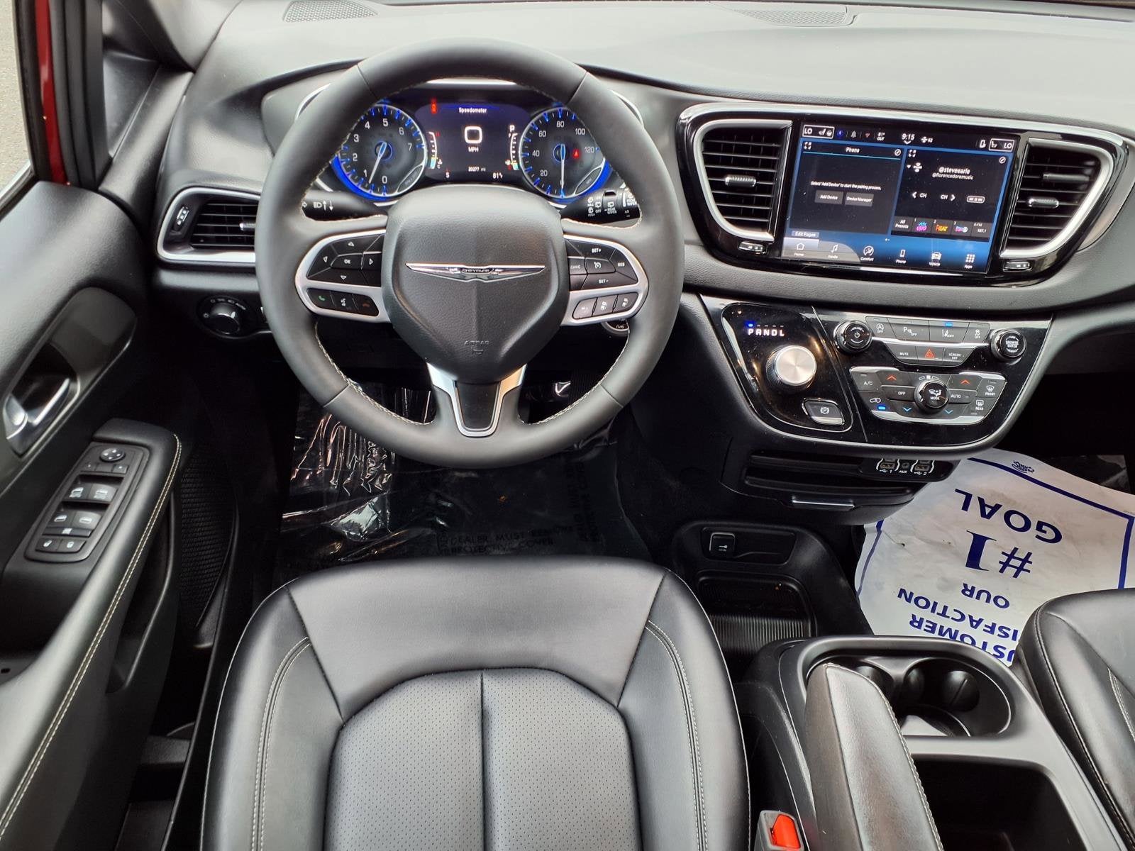 2025 Chrysler Voyager LX