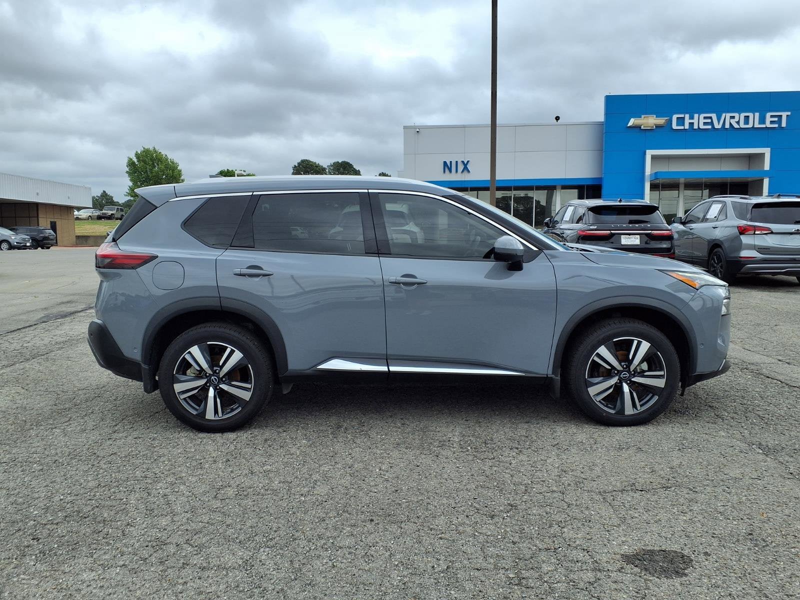 2023 Nissan Rogue SL