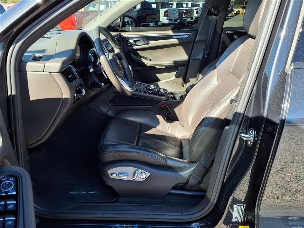 2017 Porsche Macan Base
